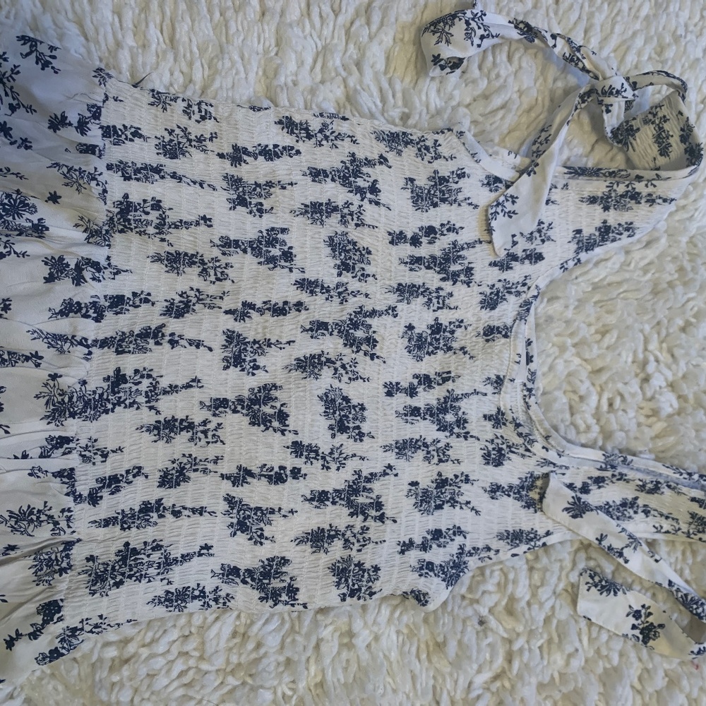 Juniors-Tie Sleeve Pattern ruched tank